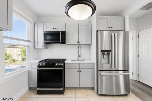 37 Harris St, Haledon Boro, NJ 07508