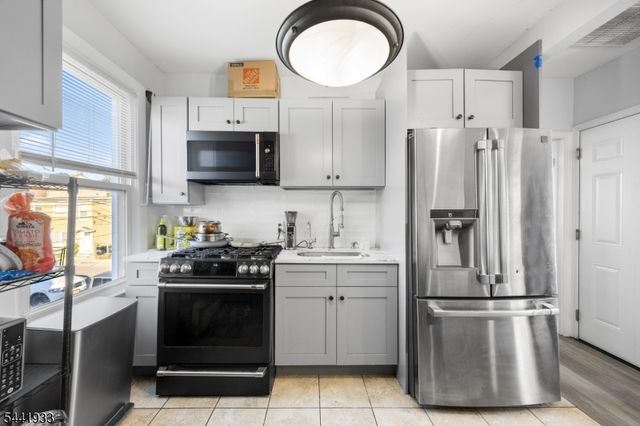 37 Harris St, Haledon Boro, NJ 07508
