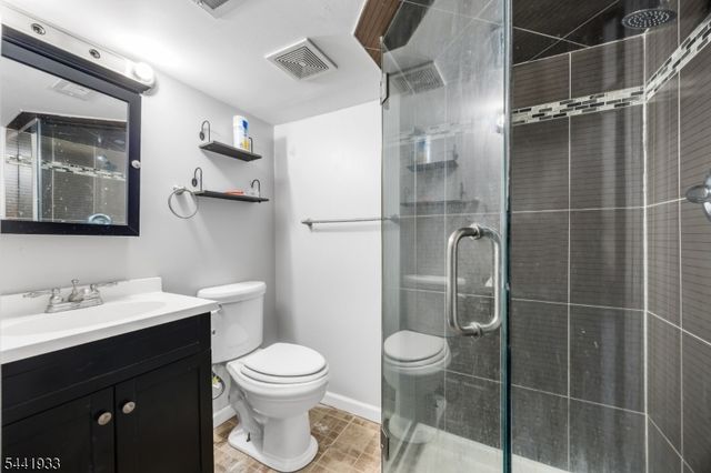 37 Harris St, Haledon Boro, NJ 07508