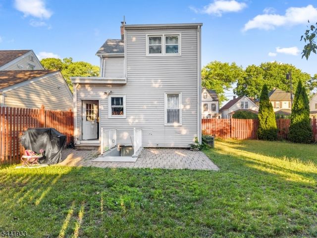 37 Harris St, Haledon Boro, NJ 07508
