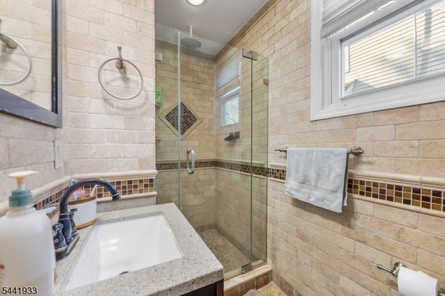 37 Harris St, Haledon Boro, NJ 07508