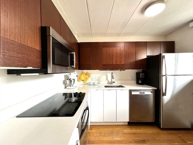 345 Harvard St 4E, Cambridge, MA 02138