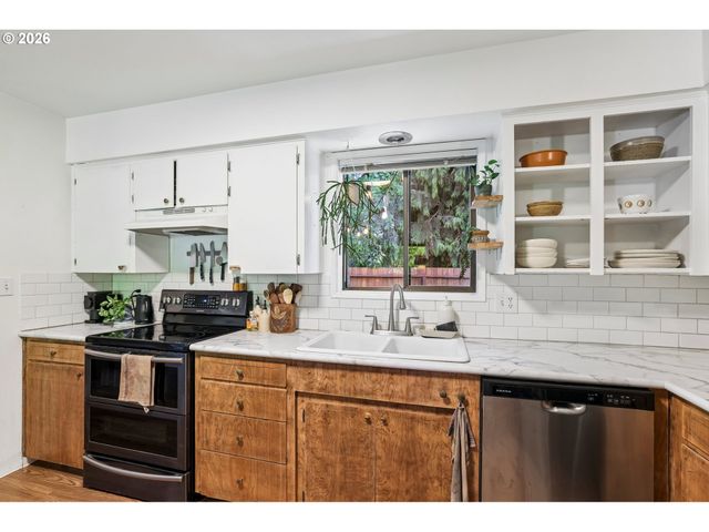910 Se STOREY St, Mc Minnville, OR 97128