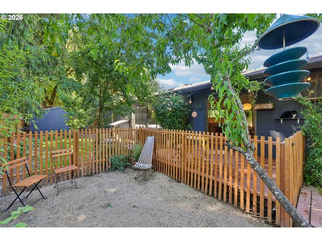 910 Se STOREY St, Mc Minnville, OR 97128