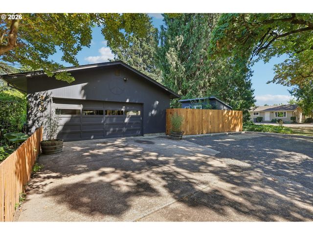 910 Se STOREY St, Mc Minnville, OR 97128