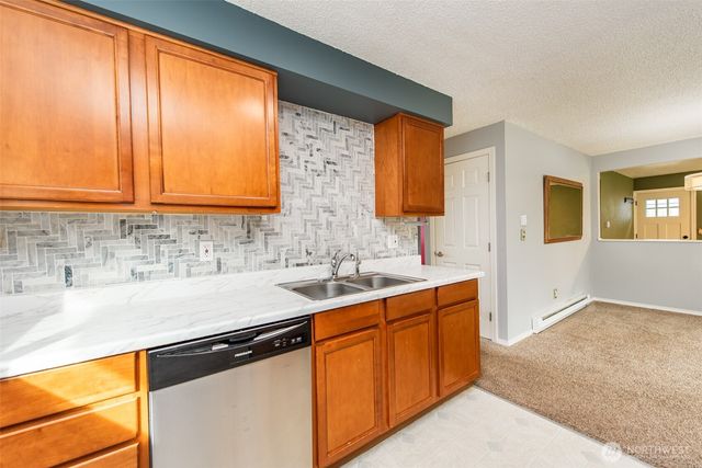 1225 W 17th St, Port Angeles, WA 98363