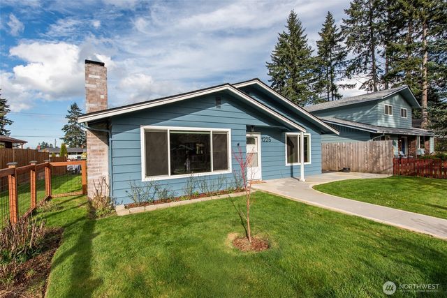 1225 W 17th St, Port Angeles, WA 98363