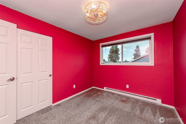 1225 W 17th St, Port Angeles, WA 98363