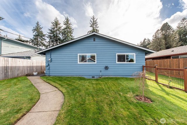 1225 W 17th St, Port Angeles, WA 98363