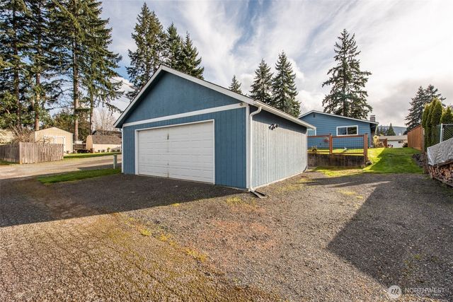 1225 W 17th St, Port Angeles, WA 98363