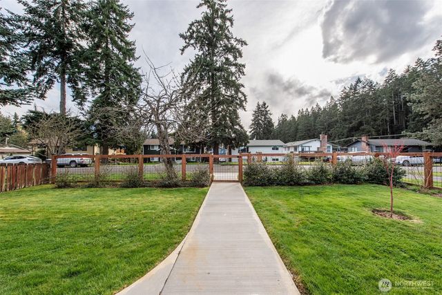 1225 W 17th St, Port Angeles, WA 98363