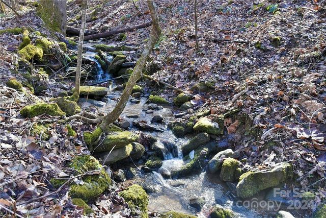 158 Sugar Cove Road, Weaverville, NC 28787
