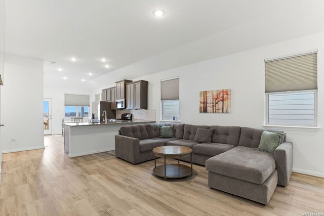 9532 Griffith Run, Converse, TX 78109