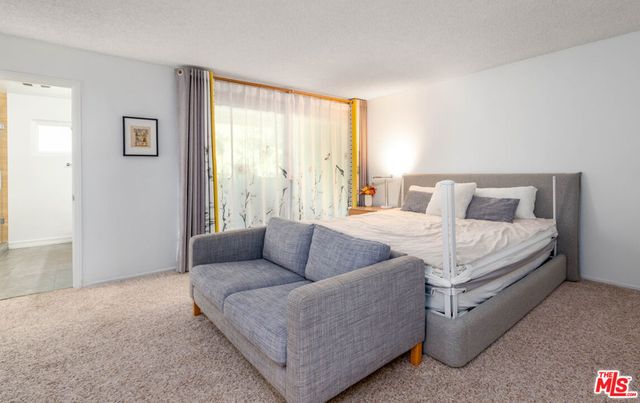 5848 Canterbury Drive, Culver City, CA 90230