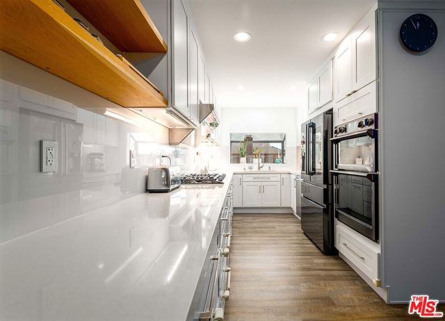 5848 Canterbury Drive, Culver City, CA 90230