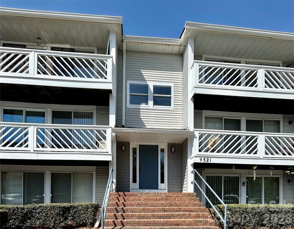 9521 Shannon Green Drive C, Charlotte, NC 28213