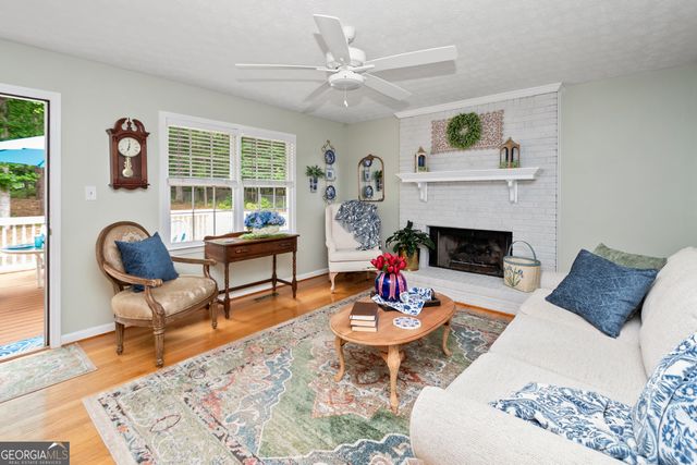 405 Ridgemont Dr No Street Suffix, Fayetteville, GA 30215