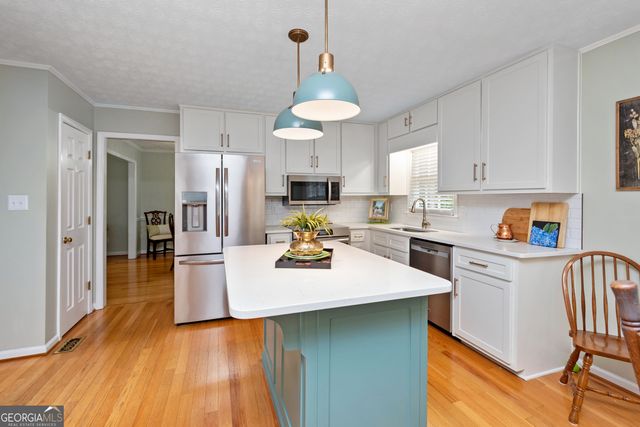 405 Ridgemont Dr No Street Suffix, Fayetteville, GA 30215