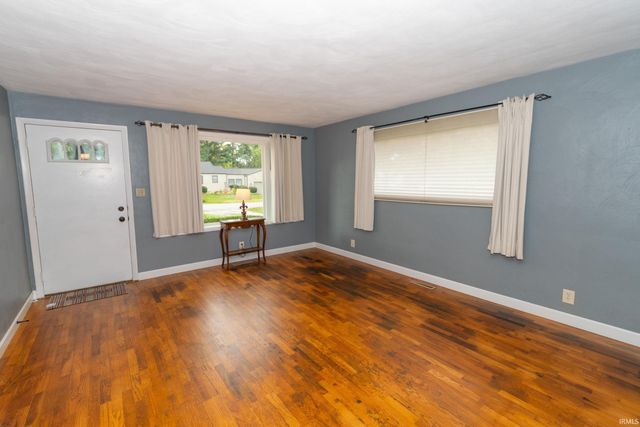 19711 Pasadena Avenue, South Bend, IN 46614