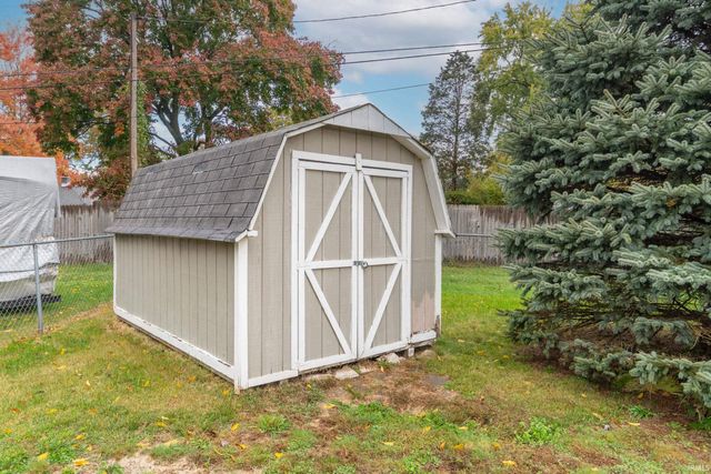 19711 Pasadena Avenue, South Bend, IN 46614