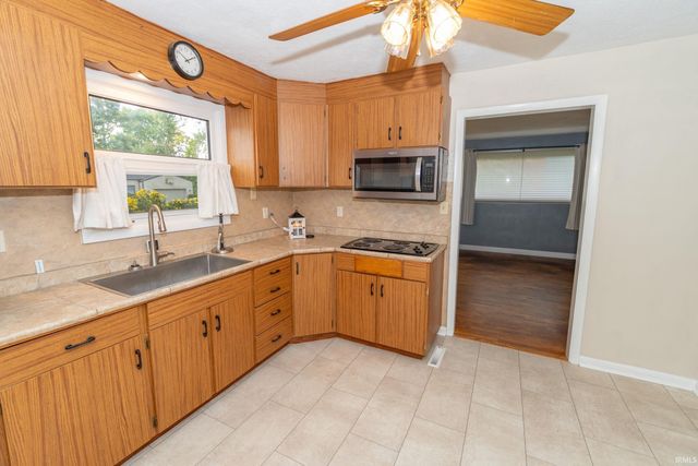 19711 Pasadena Avenue, South Bend, IN 46614