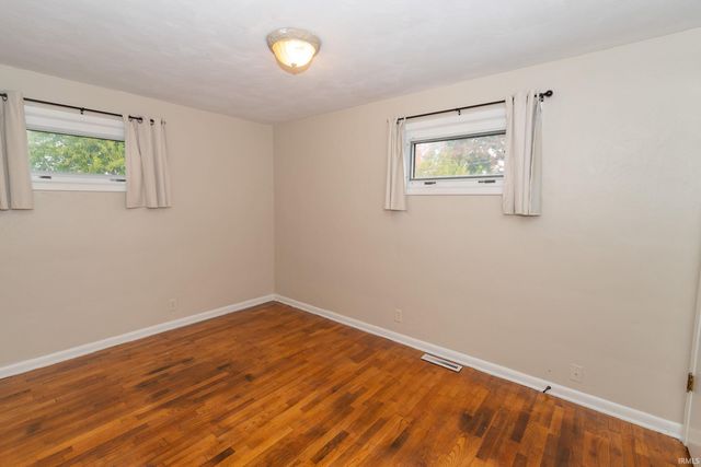 19711 Pasadena Avenue, South Bend, IN 46614