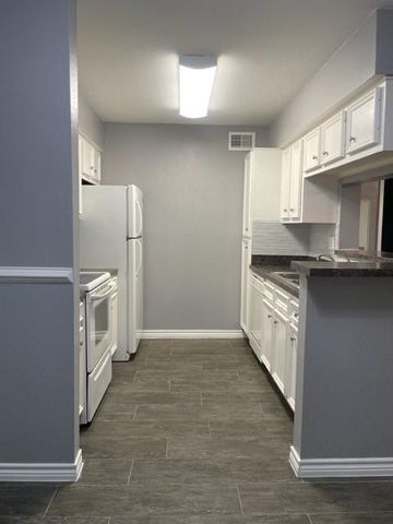 18800 Egret Bay Boulevard 501, Webster, TX 77058