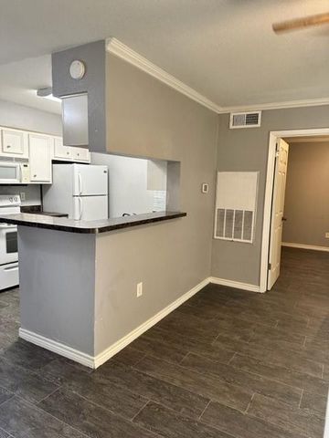 18800 Egret Bay Boulevard 501, Webster, TX 77058