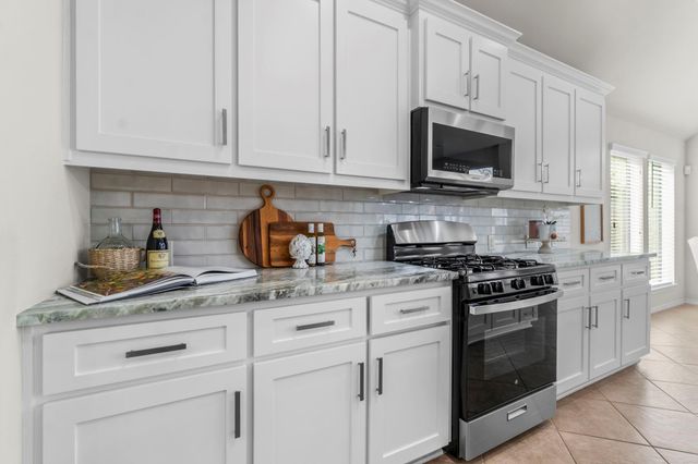 2707 Oak Pass Court, Conroe, TX 77385