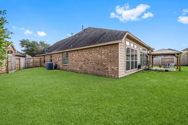 2707 Oak Pass Court, Conroe, TX 77385