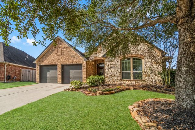 2707 Oak Pass Court, Conroe, TX 77385