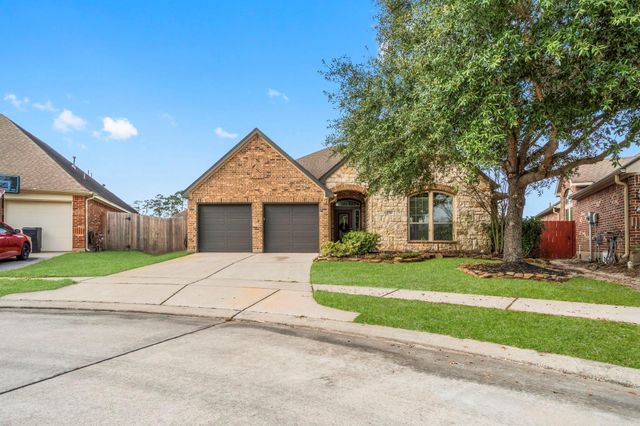 2707 Oak Pass Court, Conroe, TX 77385
