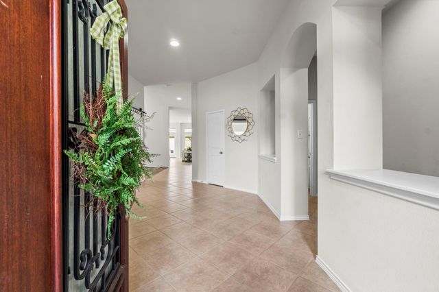 2707 Oak Pass Court, Conroe, TX 77385