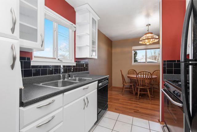 27463 Delton Street, Madison Heights, MI 48071