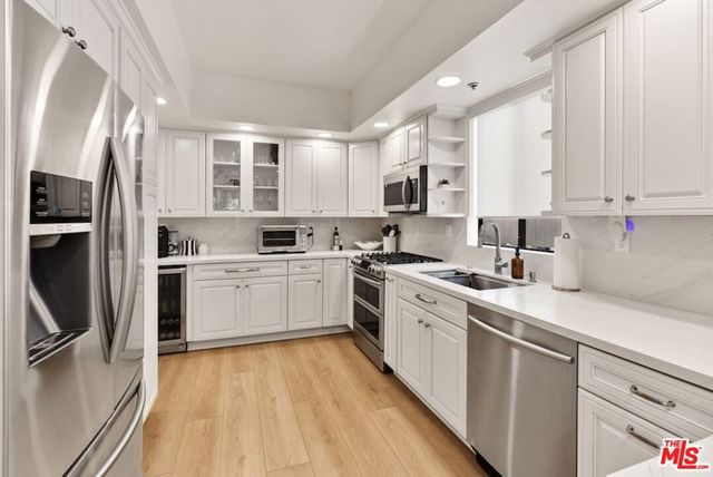 10620 Eastborne Avenue 102, Los Angeles, CA 90024