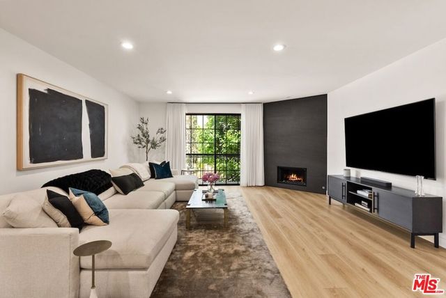 10620 Eastborne Avenue 102, Los Angeles, CA 90024