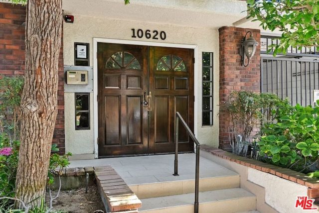 10620 Eastborne Avenue 102, Los Angeles, CA 90024