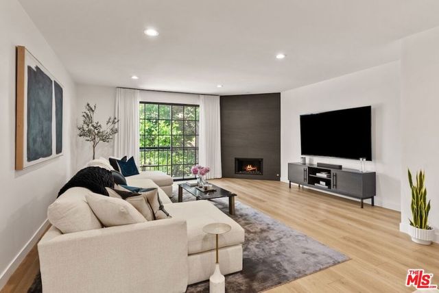 10620 Eastborne Avenue 102, Los Angeles, CA 90024