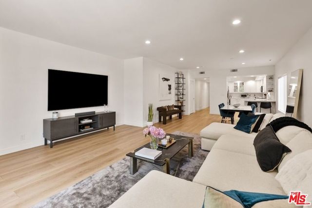 10620 Eastborne Avenue 102, Los Angeles, CA 90024