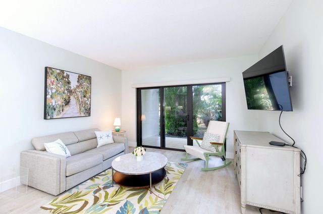 11267 Pond View B102 Drive B102, Wellington, FL 33414