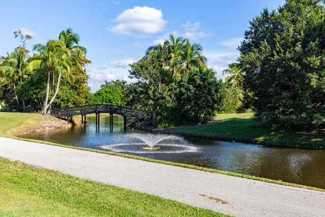11267 Pond View B102 Drive B102, Wellington, FL 33414