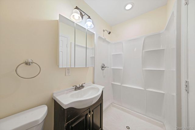 22 Overbrook Street, Riverhead, NY 11901