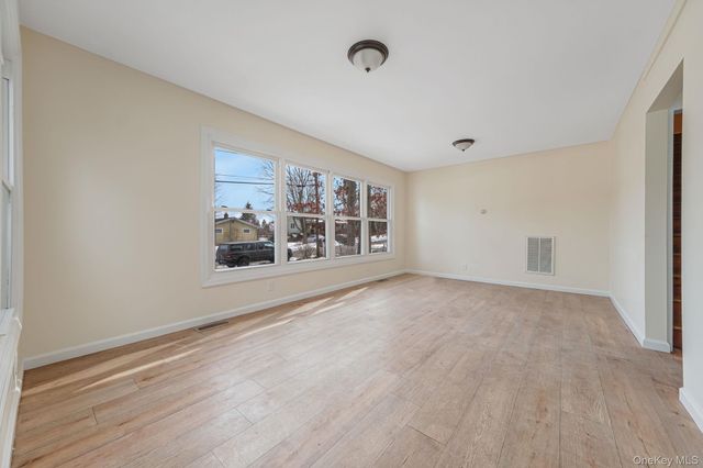 22 Overbrook Street, Riverhead, NY 11901