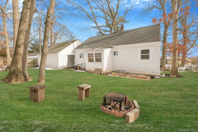 22 Overbrook Street, Riverhead, NY 11901