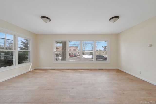 22 Overbrook Street, Riverhead, NY 11901