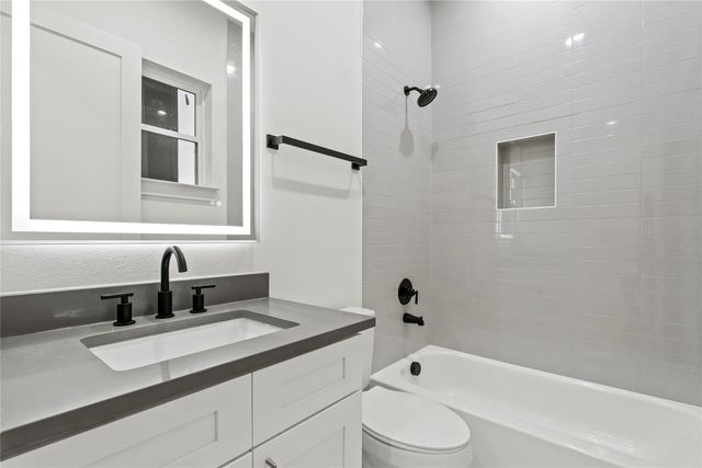 2031 N Prairie Avenue 101, Dallas, TX 75204