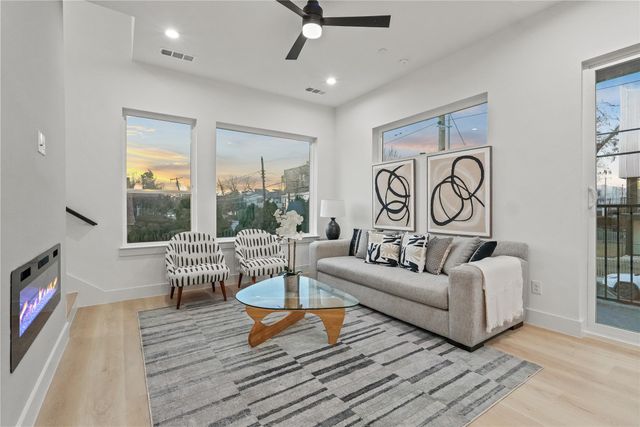 2031 N Prairie Avenue 101, Dallas, TX 75204