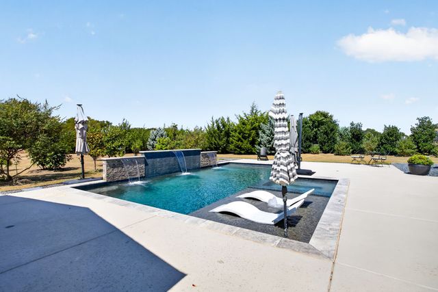 2595 Hendrix Avenue W, Lucas, TX 75002