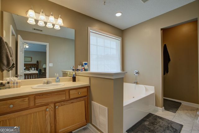 7 Foliage Way NE, Rome, GA 30165
