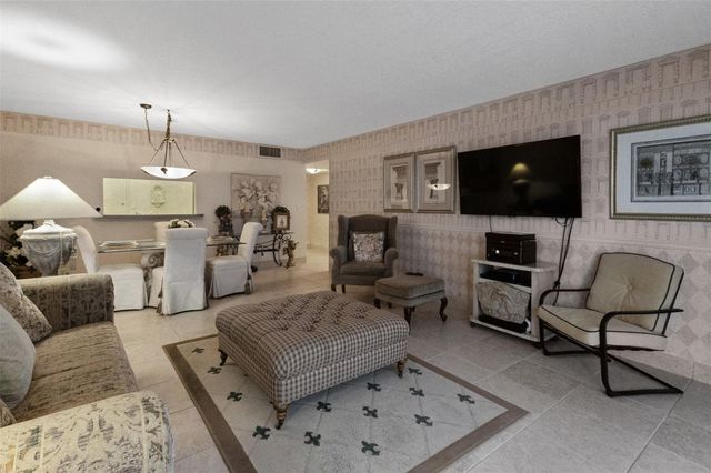 1147 Hillsboro Mile 307, Hillsboro Beach, FL 33062